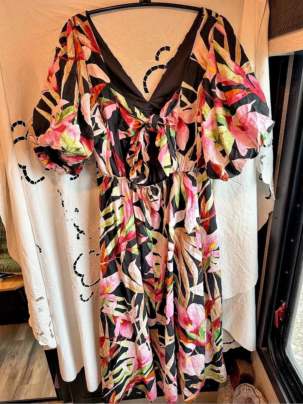 H&M Linen Blend Floral Midi Dress Medium Black Pink Puff Sleeve Cottagecore Boho